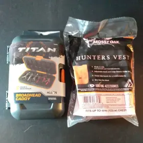 7009a Allen Hard Shell Broadhead Caddy Titan Holds Six And Mossy Oak Hunting Vest