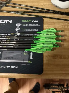 429228 Easton 5.0 250 Spine 29.5 Inches 50 Grain Inserts 4 Fletch With 100 G Tips Qty 8