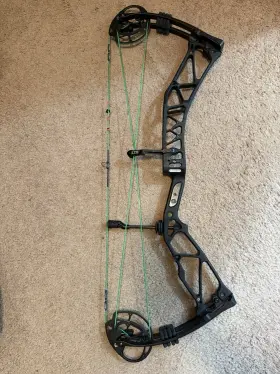 88009898 Elite Ritual 33 Black Aluminum Right Hand Bow