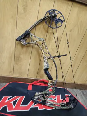 1410015 Hoyt Klash Compound Bow Rh 18to29 Inch Draw 20-50lbs With Case Nice