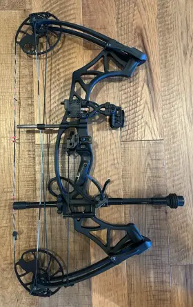1820363 Hoyt Klash Compound Bow Rh 18-29 Inch Draw 40-50lbs With Case Sight Arrow Rest
