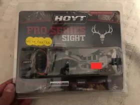 Hoyt 889374064951 New Pro Series Sight Ridge Reaper 7 Pin Archery Bow
