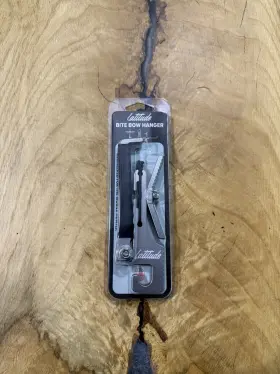 Latitude Outdoors 850039447402 Bite Bow Hanger