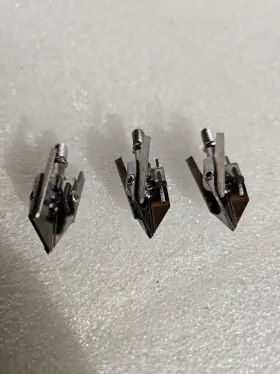 Rage 818322011020 3 Blade Kore 100 Grain Broadheads With Sets Blades Screws Collars And Case