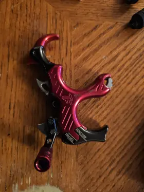 T21201 Tru-fire Release Synapse Thumb Button 3 Finger Red Syn-r 03452