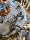 Hoyt ZR100 Compound Bow, Arrows And Accessories Used. Price: $150.00.