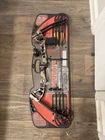 New Barnett Vortex Youth Hunting Compound Bow Rh 19- 45LB.. Price: $100.00.